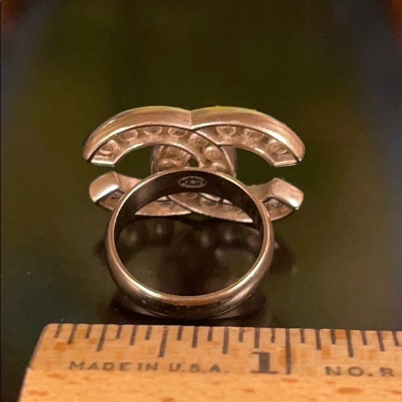 WOW POSHMARK - AUTHENTIC CHANEL Golden Festival & Concert Glamour Pearl Ring - Picture 10 of 16